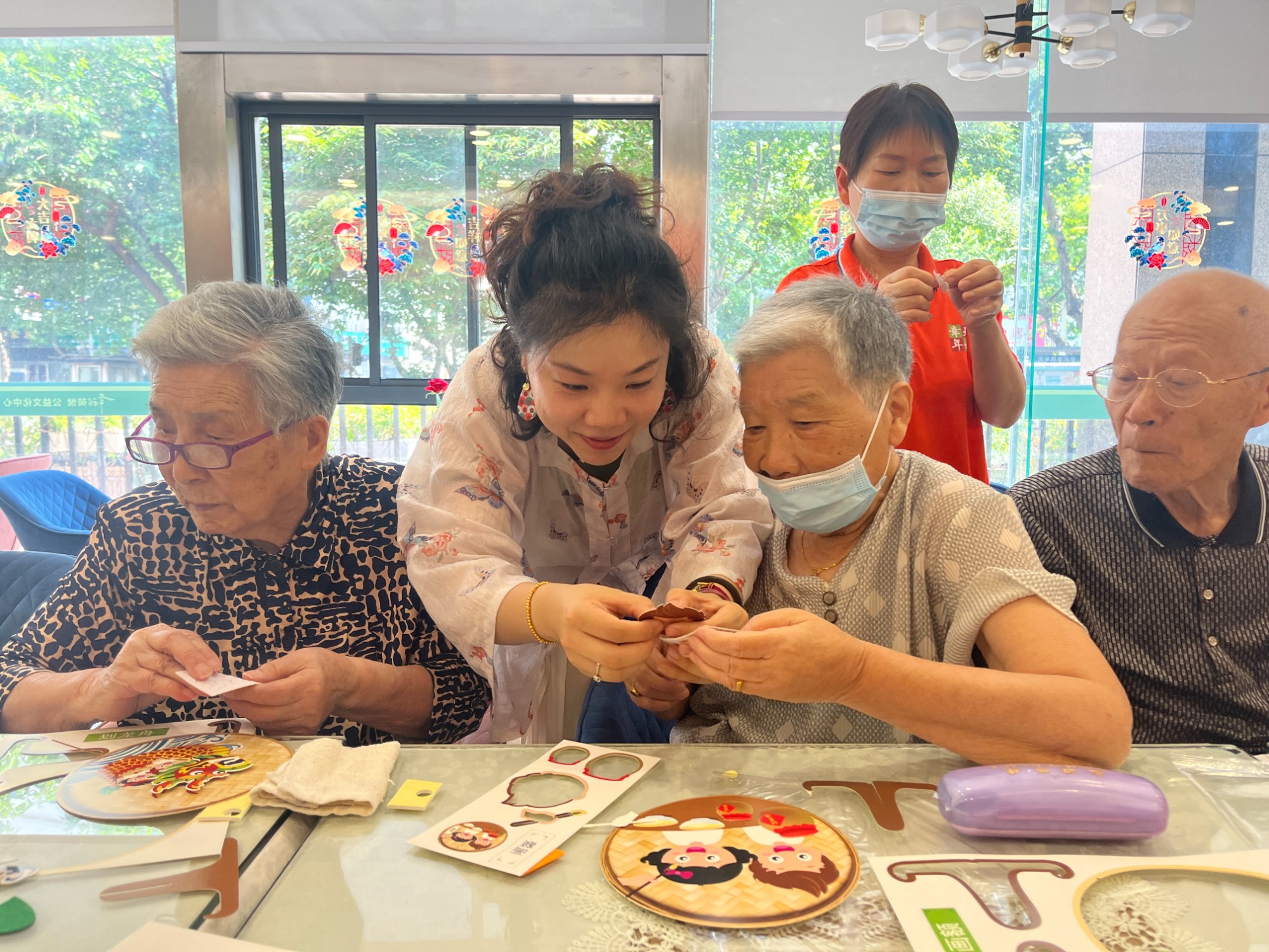 幸福天年老年公寓“龍年”第六講·端午掛畫繪制